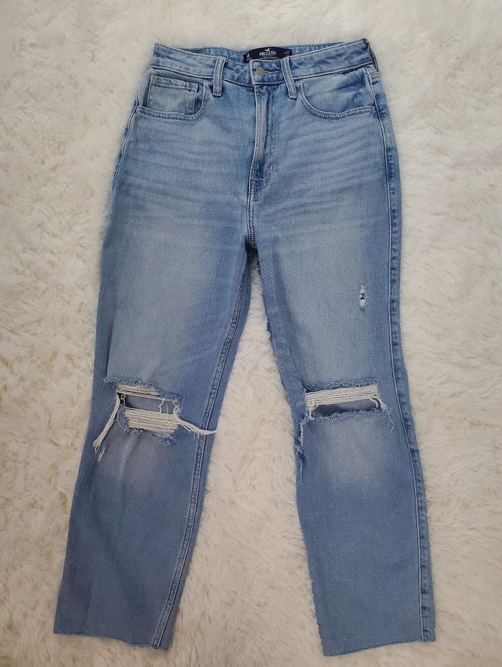 Hollister Size 5R Lightwash Distressed Ultra High-Rise Vintage Straight Jeans
